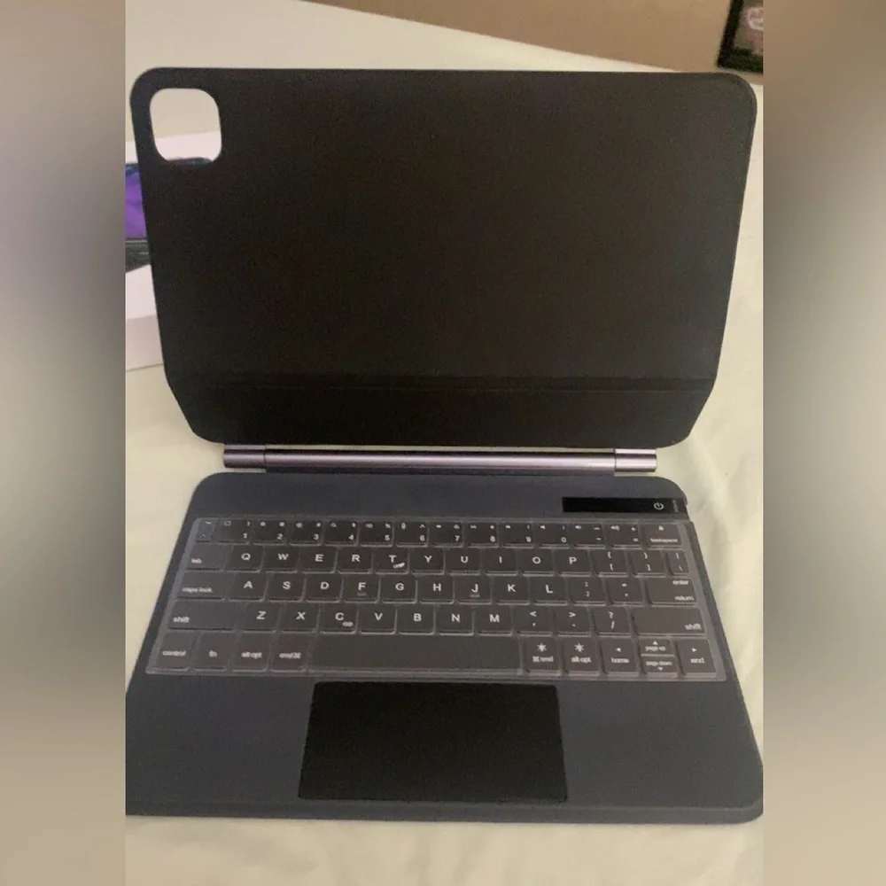 Electronic magnetic floating bluetooth keyboard! Never used, opened box!